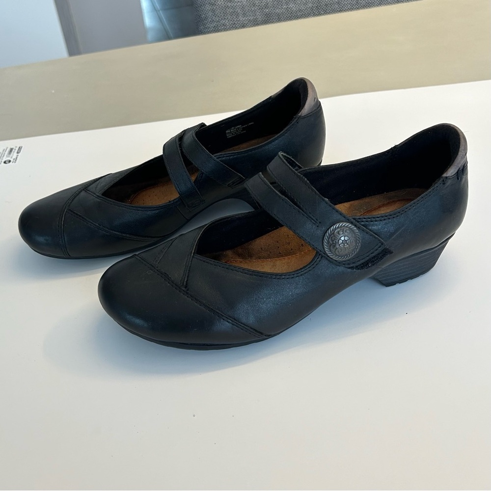 Cobb Hill black Mary Jane Shoe, Size 9